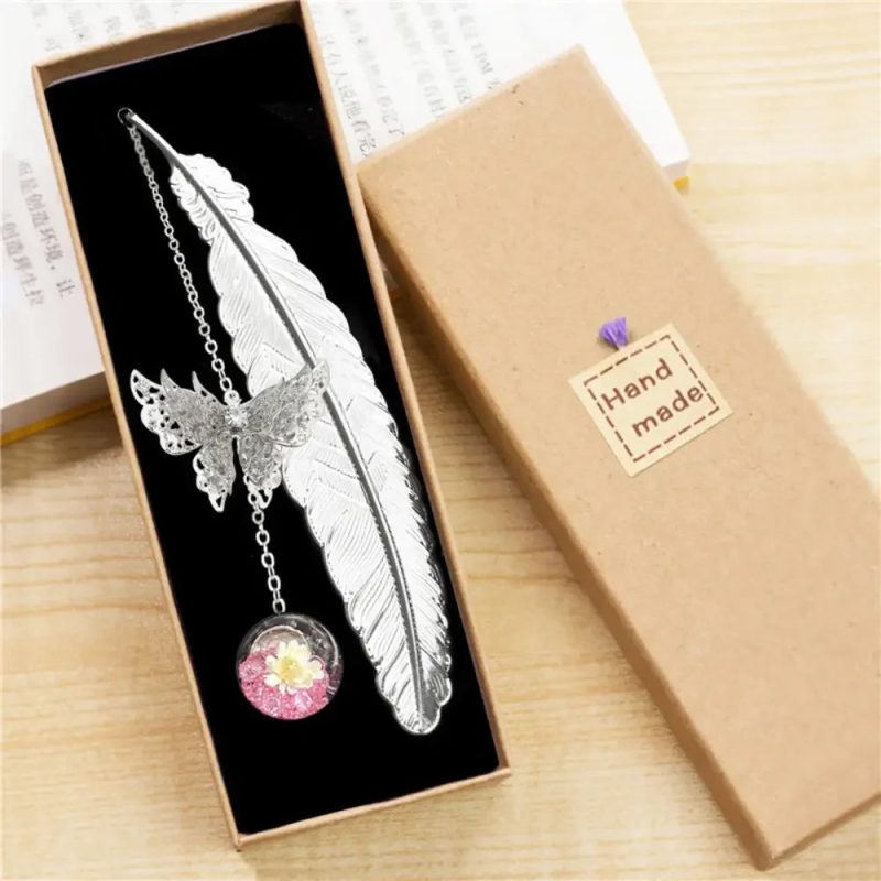Funny "Peeking Jesus" Metal Bookmark – Humorous Gift for Book Lovers - Image 9