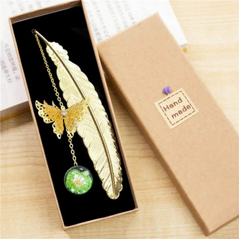 Funny "Peeking Jesus" Metal Bookmark – Humorous Gift for Book Lovers - Image 12